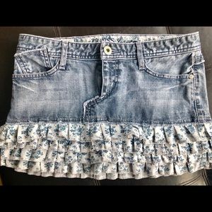 GUESS floral mini skirt